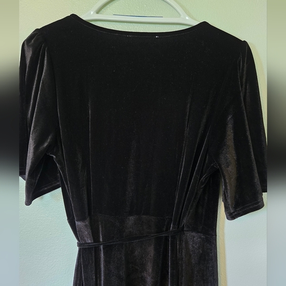 NWOT Baltic Born Katelyn Velvet Maxi Wrap Dress Size Medium - Picture 10 of 10